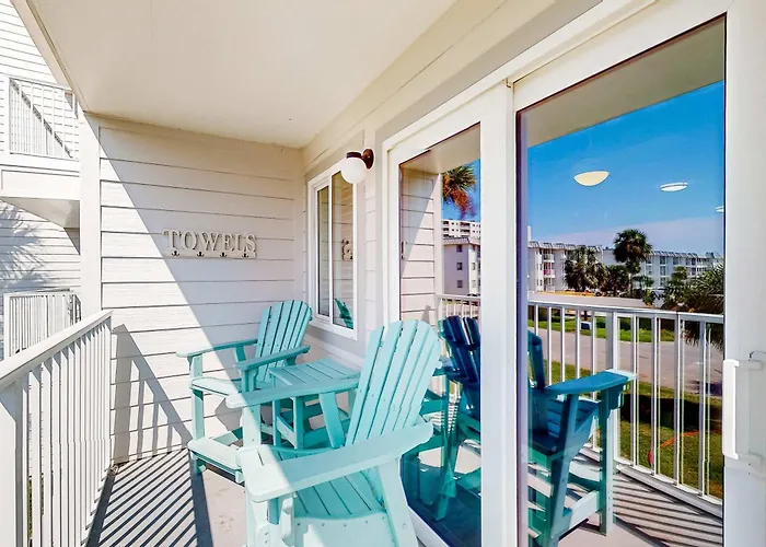 Beachfront With Private Balcony Pools Tennis Gyms & Saunas Holiday home