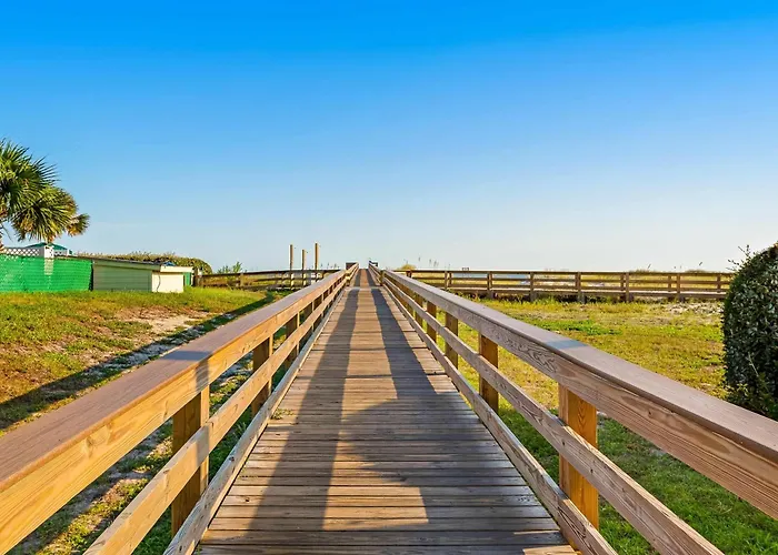 Beachfront With Private Balcony Pools Tennis Gyms & Saunas Holiday home