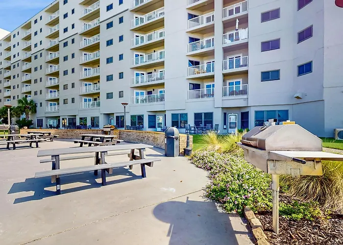 Beachfront With Private Balcony Pools Tennis Gyms & Saunas Holiday home