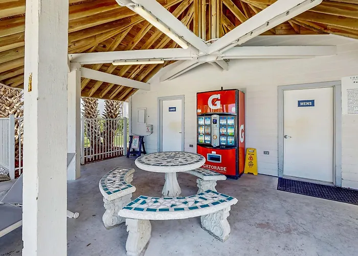Beachfront With Private Balcony Pools Tennis Gyms & Saunas Holiday home